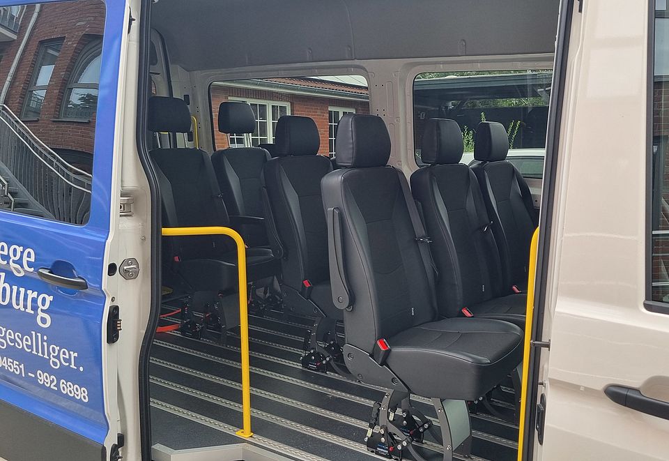 Innenraum des DRK Busses.