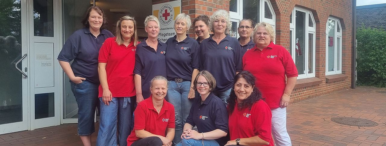 Gruppenfoto des Ambulanten DRK-Pflegedienstes Schenefeld.